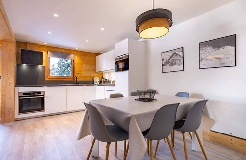 Meribel-Mottaret Apartment | Méribel Mottaret Condo - Ski-in/Ski-out, 3BR, 8 guests, WIFI