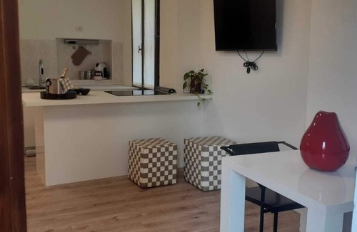 Ghirla Apartment | Magda's Corner-directly on the lake-private beach is private parking