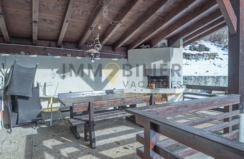 St. Luc Ski Chalet | Magnifique chalet de 5 pièces pour 6 à 7 personnes sur 3 niveaux, situé à l'entrée du village offran