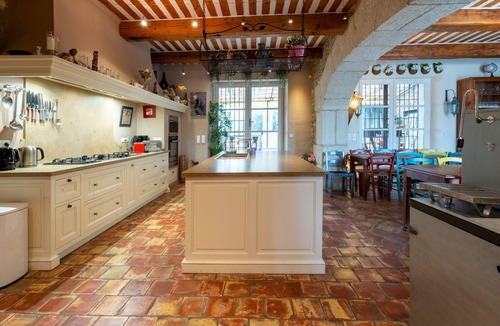 Grillon Villa | Mas Loisonville, 32 guests, private pool, weddings & seminars, family holidays