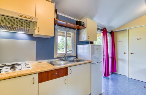 Le Cailar House | Mobile Home 'Mon Gite En Camargue' with Private Terrace, Private Garden and Air Conditioning
