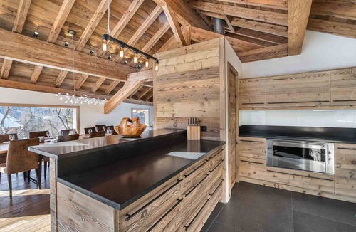 Meribel Village Ski Chalet | Modern and spacious chalet in Méribel with jacuzzi and sauna