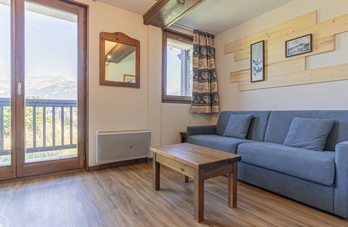 Aussois Apartment | Modern duplex for 6 with beautiful mountain view and WIFI