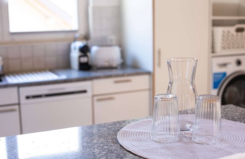 Goldiwil Apartment | Mountain View Apartment above Thun| Balcony&Garage