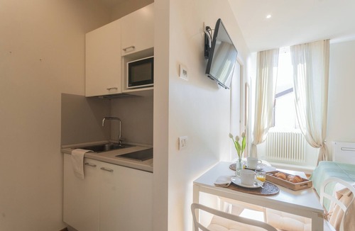 Como Apartment | MT Studio 2 - Studio Apartment, Sleeps 2