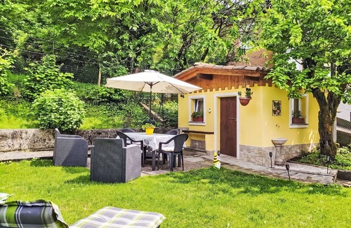 Barclaino Apartment | Nice apartment for 2 guests with WIFI, TV, patio and pets allowed