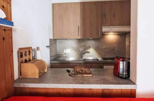 Champery Apartment | Nice apartment for 2 people with WIFI, TV, balcony and panoramic view