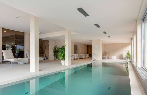 Montreux Apartment | Nice apartment for 4 guests with WIFI, hot tub, A/C, pool, TV, balcony, panoramic view and parking