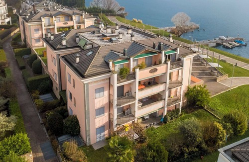 Sarnico Apartment | Nice apartment for 4 people with WIFI, A/C, TV and terrace