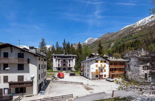 Valtellina Apartment | Nice apartment for 6 people with WIFI, TV, balcony and pets allowed