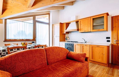 Ronzone Apartment | Nice apartment for 6 people with WIFI, TV and balcony