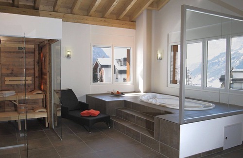 Leukerbad Apartment | Nice apartment for 7 people with hot tub, WIFI, TV and balcony
