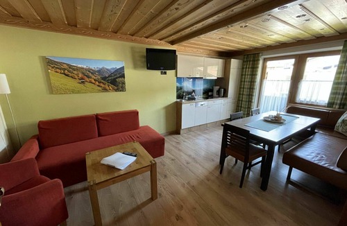 Prutz Apartment | Nice apartment for 6 guests with WIFI, TV, terrace and pets allowed