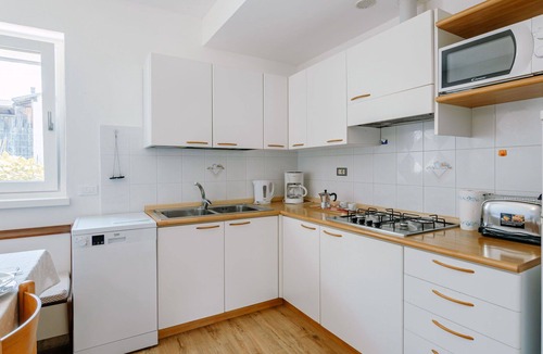 Caldonazzo Apartment | Nice apartment for 4 guests with WIFI, TV, patio and pets allowed