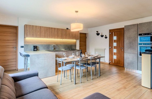 Valtellina Apartment | Nice apartment for 6 guests with A/C, WIFI, TV, patio and pets allowed