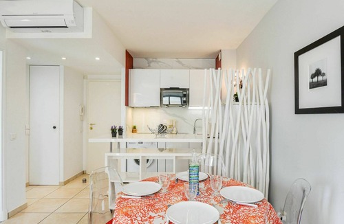Saint-Laurent-du-Var Apartment | Nice apartment for 4 people with pool, WIFI, A/C, TV and terrace