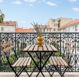 Gambetta Apartment | Nice Renting - AMOUR - Haussmann Luxury Sea Balcony Free Parking