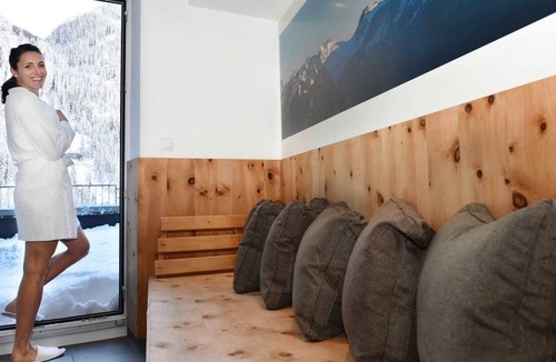 Kappl Apartment | Panorama Apartment Ischgl for 5-7 people with winter garden Tirol Kappl - Ferienwohnen Mattle*