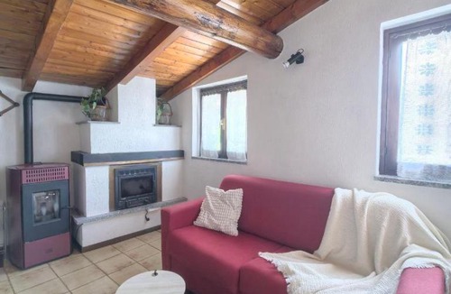 Berbenno di Valtellina Apartment | Panoramic Alpine Chalet
