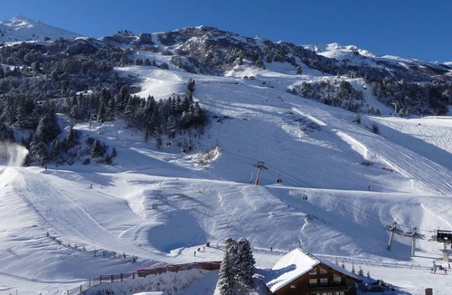 Meribel-Mottaret Apartment | Pleasant West Duplex Châtelet Area - Ideal for Family of 6