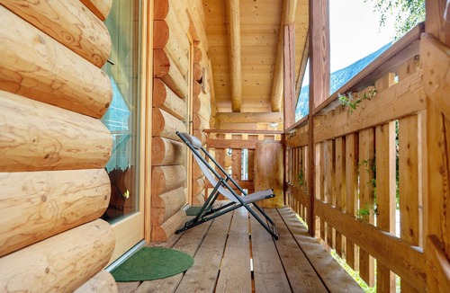 Cogolo Apartment | 'Primula' Room with Mountain View, Shared Garden and Wi-Fi