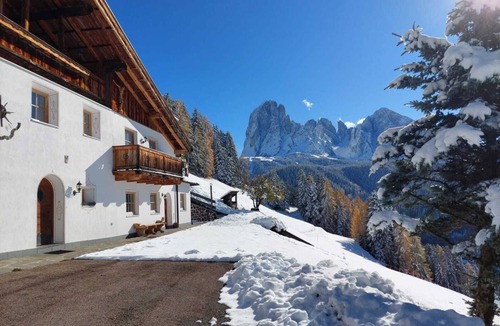 Ortisei Apartment | Quiet, sunny farm in Val Gardena with an impressive landscape