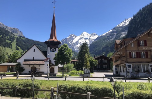 Kandersteg Apartment | Quiet, ultra-modern chalet-style apartment in the middle of the village