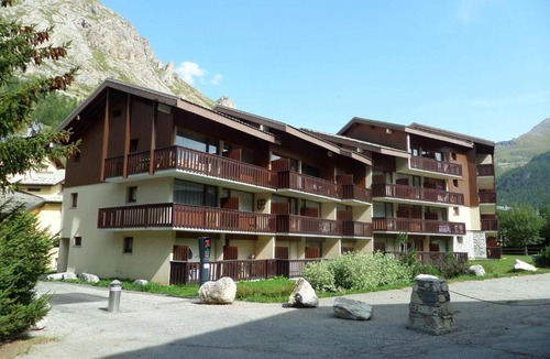 Val-d'Isere Apartment | Résidence Le Chantelouve - Studio cabine avec mezzanine pour 5 personnes à Val d'Isère à 300m du centre du village et 450m des pistes MAE-1805