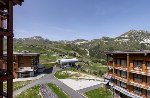 Arc-2000 Apartment | Renovated apartment in central Les Arcs 2000 with balcony