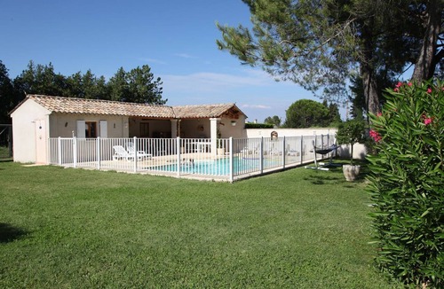 St.-Remy-de-Provence House | Rental Magnificent Provencal farmhouse of espiguette in a regional park Alpille