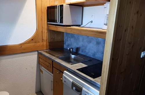 Arc-1800 Apartment | Residence Lauzieres - Studio 5 people ski to the feet and close to shops in the village of Charvet in Arc 1800