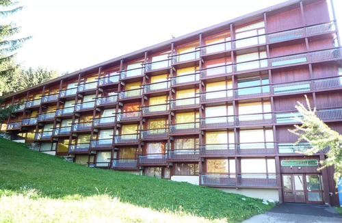 Arc-1800 Apartment | Residence Lauzieres - Studio 5 people ski to the feet and close to shops in the village of Charvet in Arc 1800