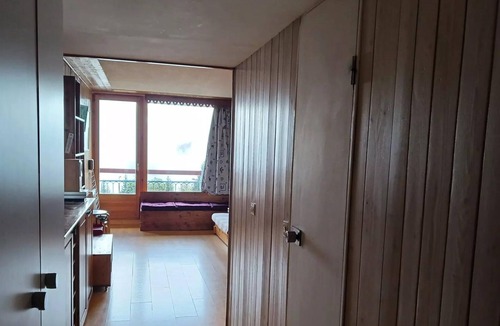 Arc-1800 Apartment | Residence Lauzieres - Studio 5 people ski to the feet and close to shops in the village of Charvet in Arc 1800