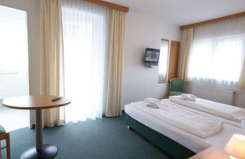 Sankt Anton am Arlberg Cottage | Room 101 - Pension Helvetia