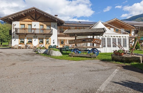 Caderzone Terme Apartment | Room 'Camera Doppia-quadrupla N 6' with Mountain View, Shared Garden and Wi-Fi
