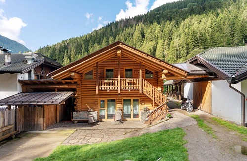 Cogolo Apartment | Room 'Cazzuffi Rododendro' with Mountain View, Private Terrace and Wi-Fi