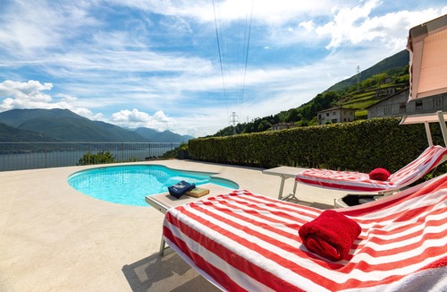 Musso Apartment | Room 'Elena' with shared pool, Wi-Fi and air conditioning