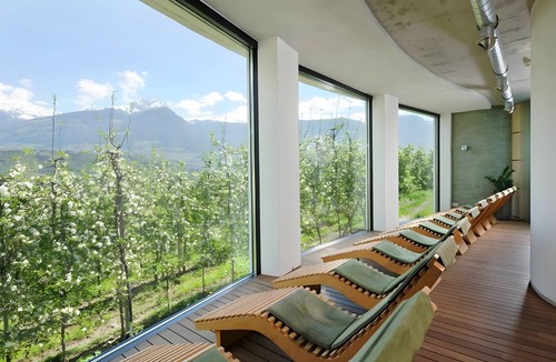 Marlengo Apartment | Room 'Pazeider Suite Meranblick 307' with Mountain View, Wi-Fi and Air Conditioning