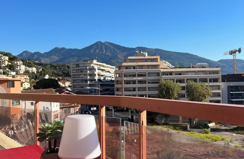 Roquebrune-Cap-Martin Apartment | Santa Monica : Monaco :7mn, Italie: 5mn, appt 44 m2 tt confort, vue mer montagne