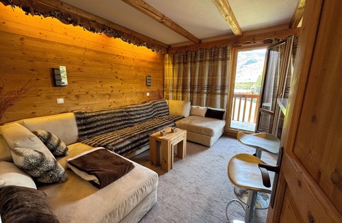 Belle Plagne Apartment | Ski-in/ski-out apartment. Belle Plagne. Sunstone. parking included.