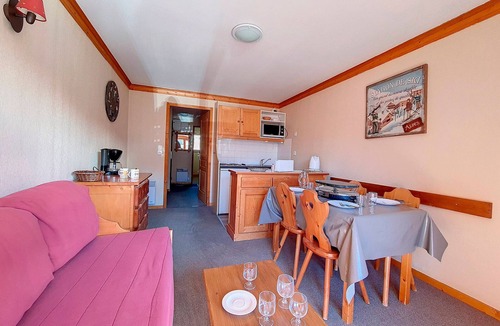 Les Bruyeres Apartment | Ski-in/Ski-out apartment, 4 people, south balcony