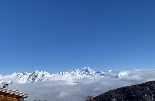 Aime Apartment | Ski to your feet