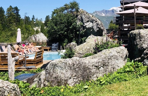 Villaroger Ski Chalet | SKI VILLAROGER - LES ARCS CHALET - 4 BEDROOMS W/HOT TUB - 5 MINS FROM SKI LIFT