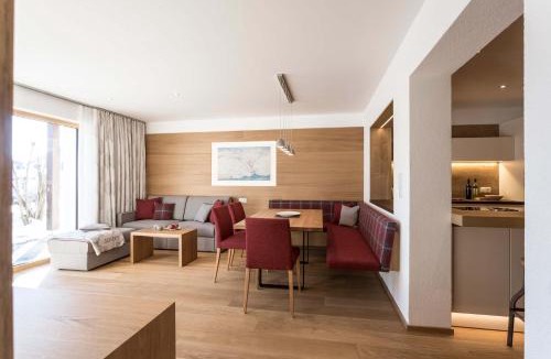 Fiss Apartment | Slow Living Suite - Ferienwohnung mit privater Sauna & Garten