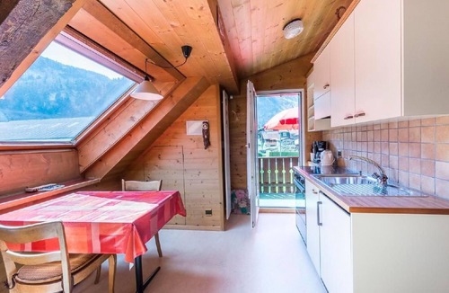 Lungern Apartment | Sonnige Dachwohnung im schönen Lungern by Interhome
