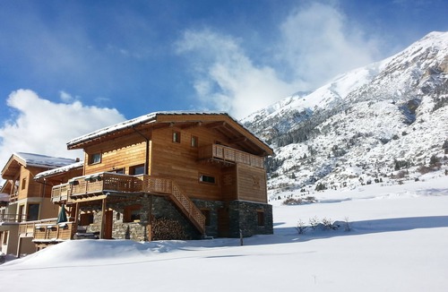Lanslevillard Ski Chalet | Spacious apartment in a magnificent chalet in the heart of Val Cenis Vanoise
