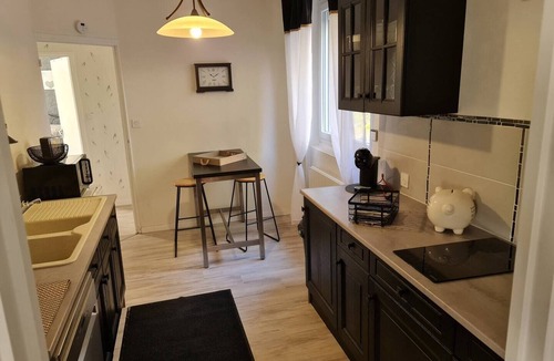 Thiers Apartment | Spacious Apartment with Valley View - 2 Bedrooms in Thiers