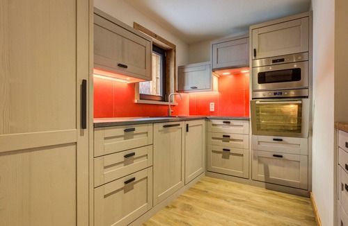 Plagne 1800 Ski Chalet | Spacious Central Chalet with Wifi and Pets Allowed