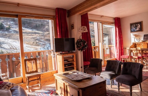 Meribel-Mottaret Apartment | Spacious Duplex Méribel Mottaret with Parking and West-Facing Balconies