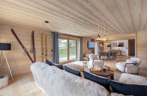 Demi-Quartier Apartment | Spacious new apartment in Megève with private garden